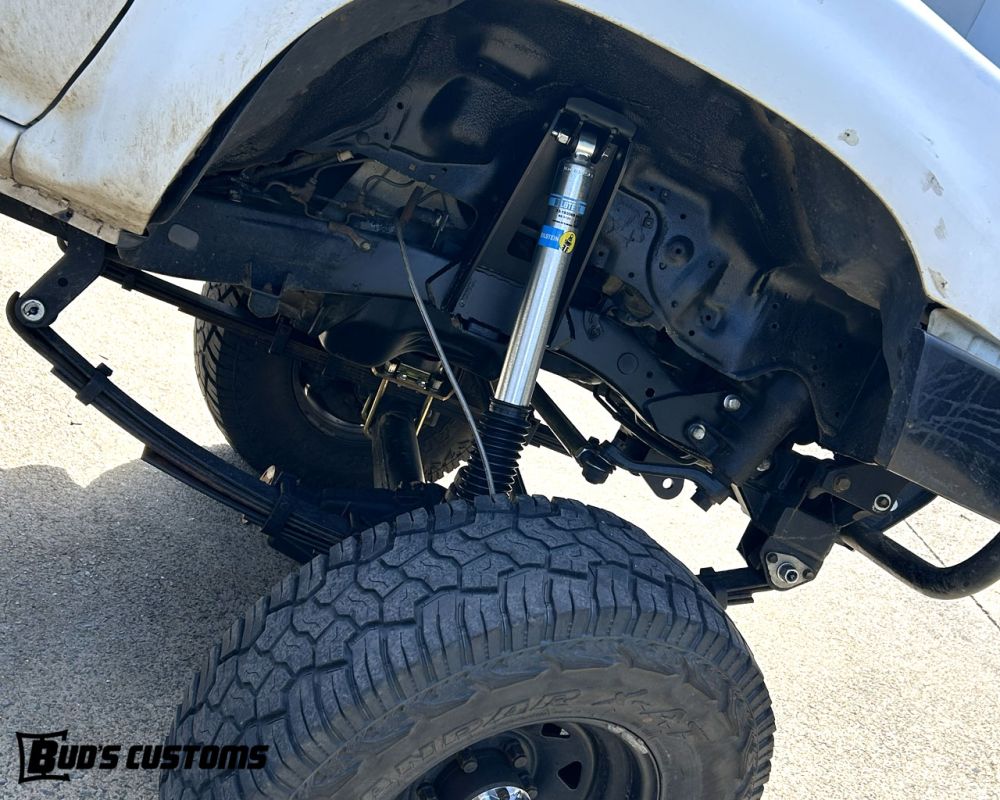 HILUX_FRONT_SHOCK_HOOP_FOLDED_TOWER_BUDS_CUSTOMS_03