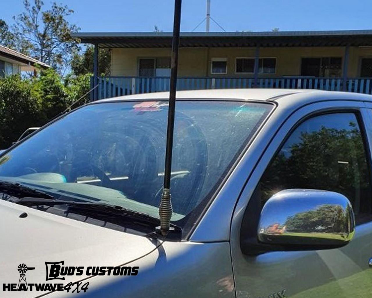 Hilux antenna shop