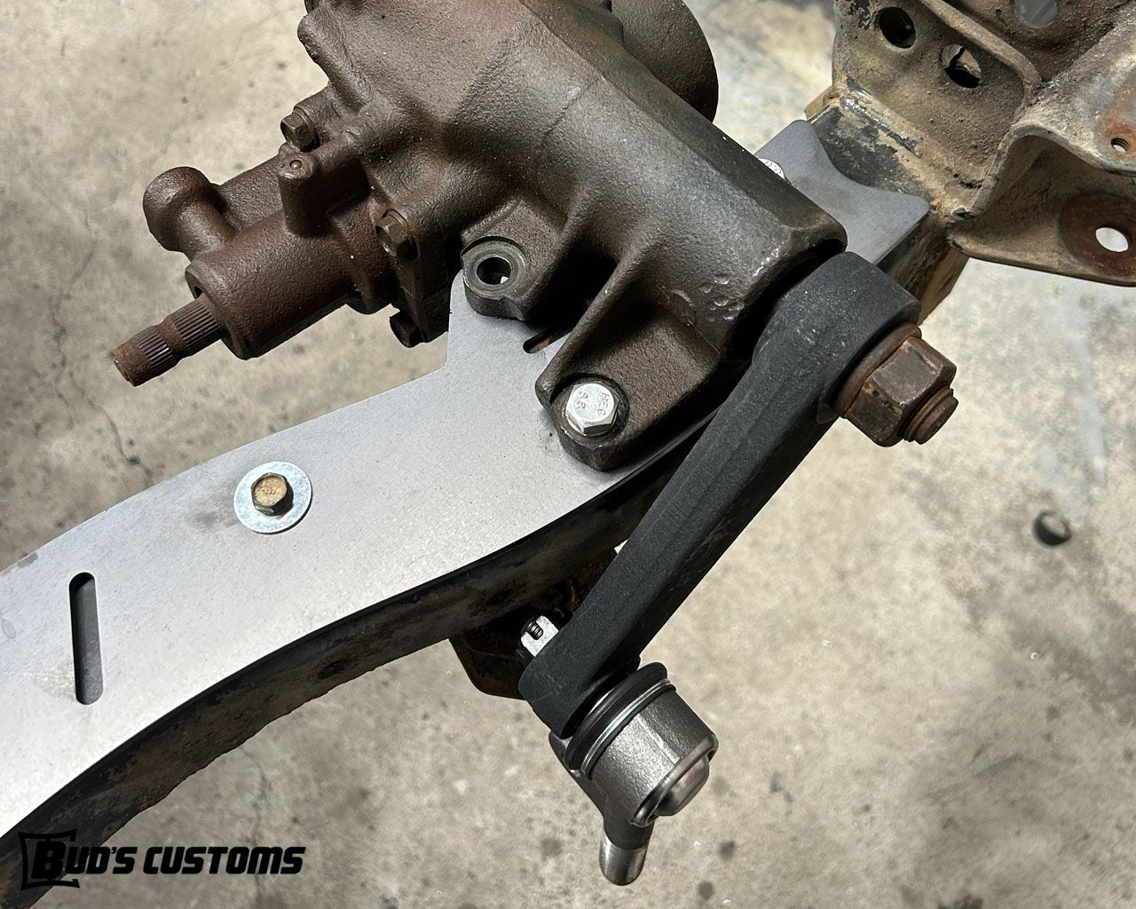 AP-000040_HILUX_IFS_STEERING_BOX_CHASSIS_PLATE_KIT_03