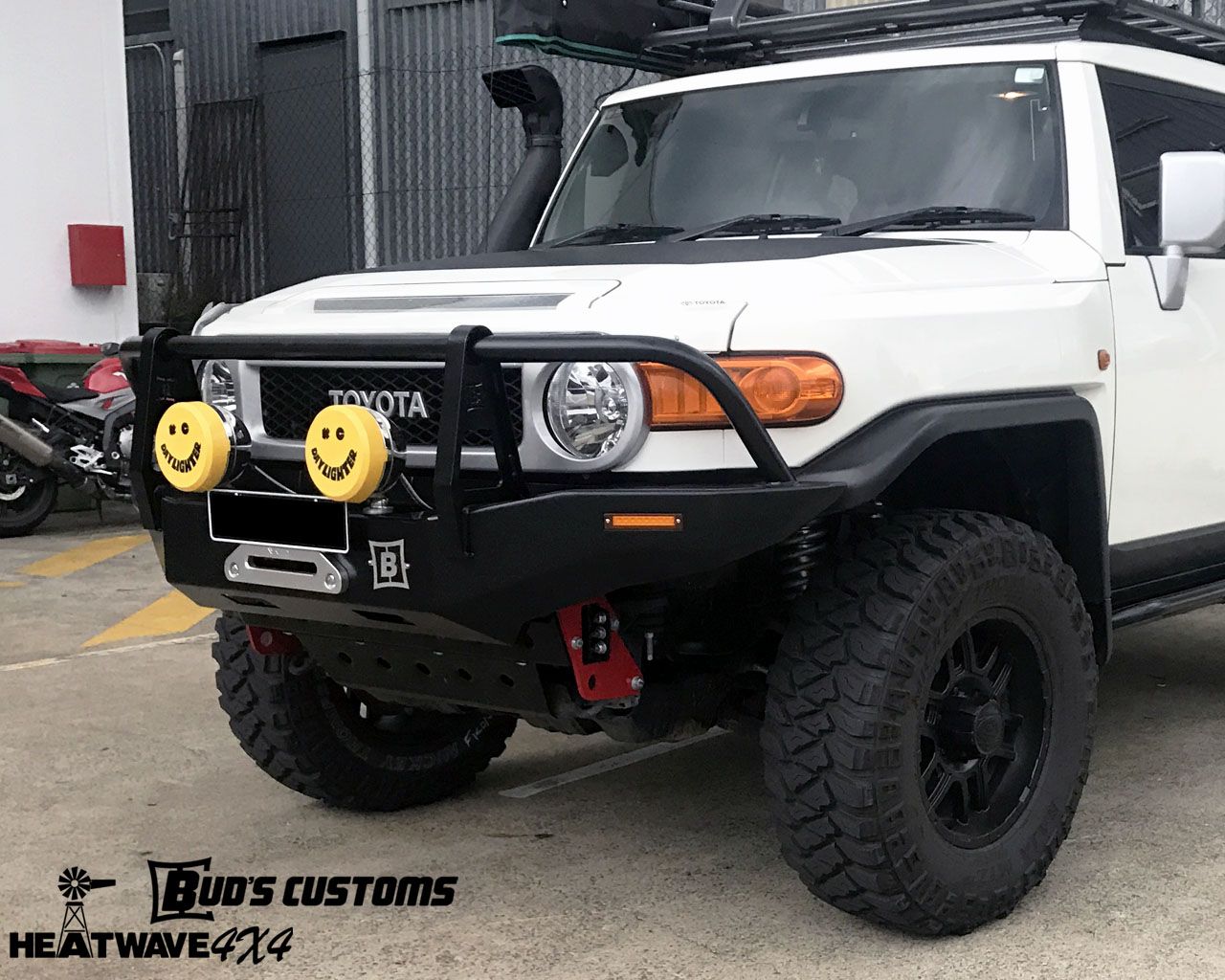 Buds_Customs_FJ_Cruiser_Outback_01