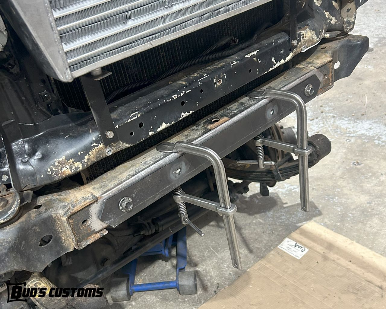 HILUX_FRONT_DROP_HANGER_BULLBAR_MOUNT_03