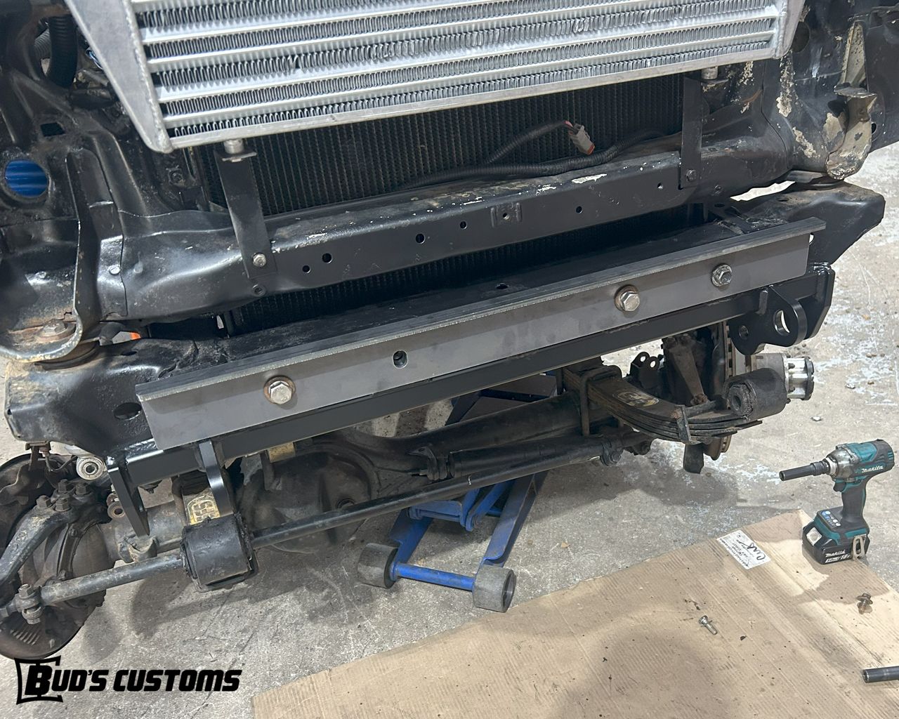 HILUX_FRONT_DROP_HANGER_BULLBAR_MOUNT_04