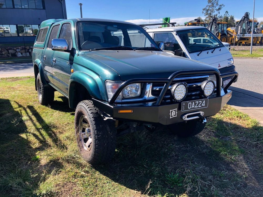 HILUX 97-05 TRIPLE HOOP BAR - 2