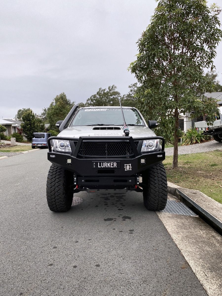 HILUX-11-FRONT-BAR-GAMBLER-TRIPLE-HOOP-NO-BODY-LIFT