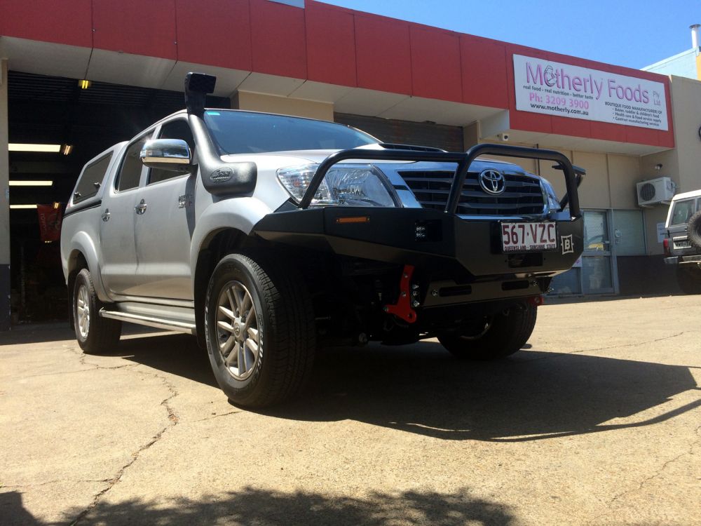 HILUX-11-FRONT-BAR-TRIPLE-HOOP-2-BODY-LIFT