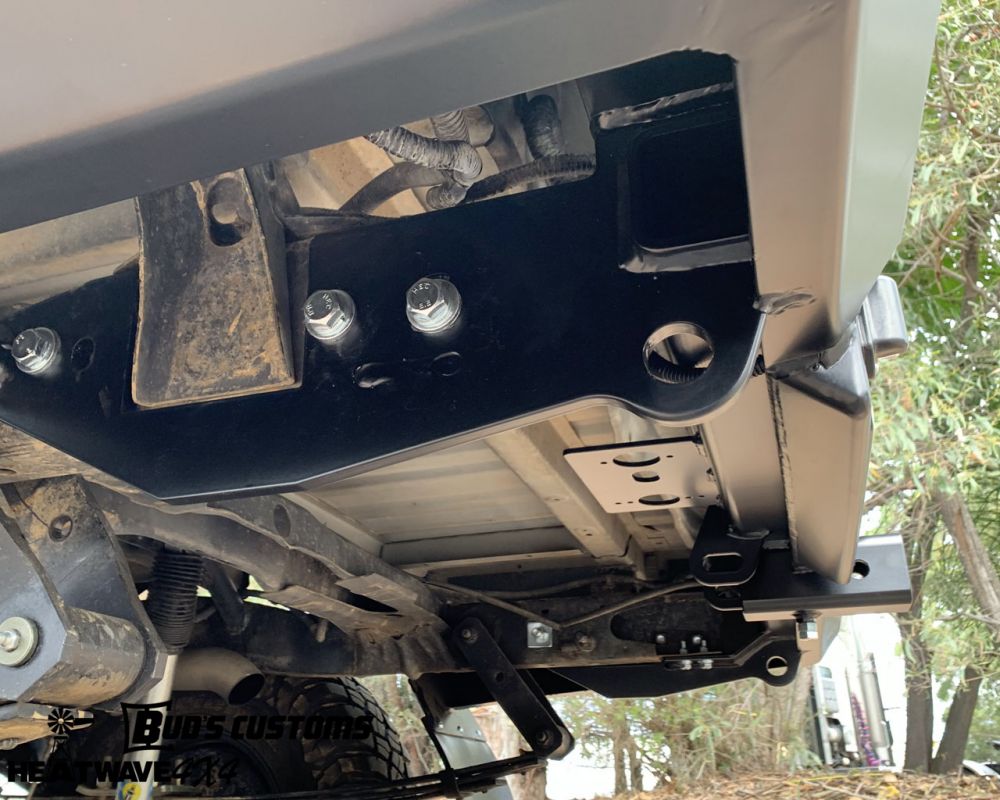 HILUX N70 & N80 REAR QUARTER CHOP BUMPER